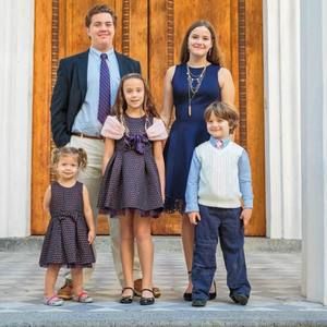 Meet your Posher, Lara